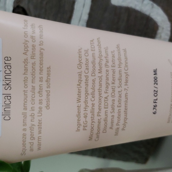 La Soie Facial Scrub Oat Milk Gentle. New - Picture 5 of 6